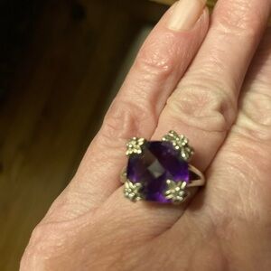 Sterling amethyst, flower ring 6 1/ stunning cocktail ring ! Eye catching